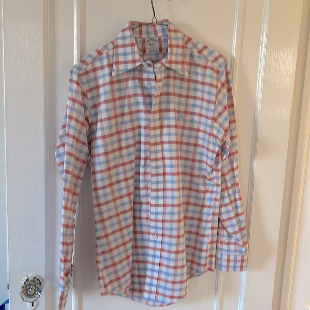 Brooks Brothers long sleeve Regent fit dress shirt. Size S.